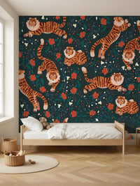 Papier peint panoramique Tigres et fleurs posé au mur, vue 2