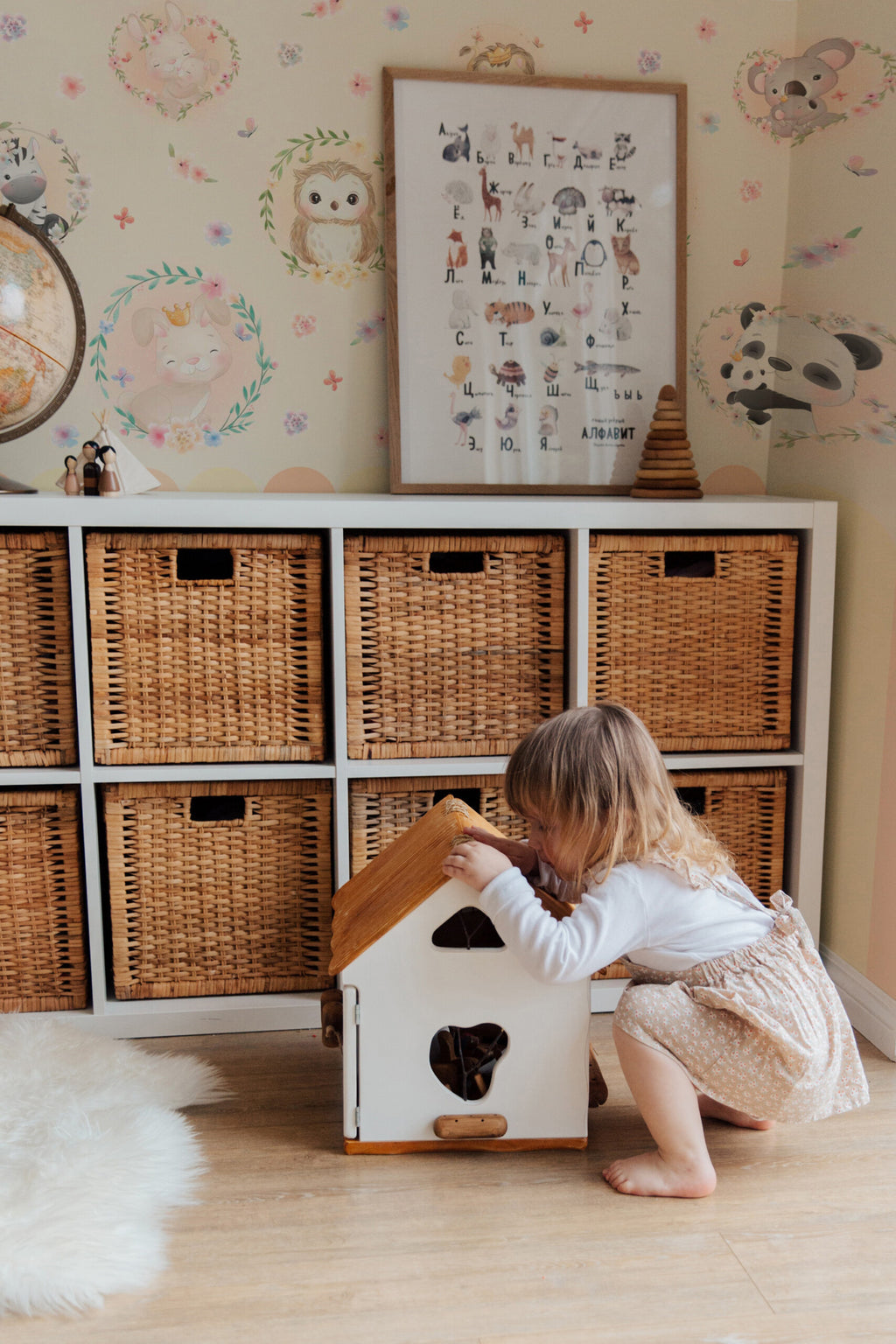 Papier peint panoramique chambre de bébé posé au mur, vue 3