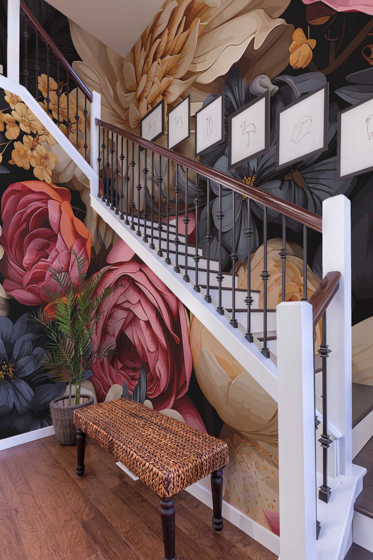 Papier peint panoramique fleurs 3D posé au mur, vue 4