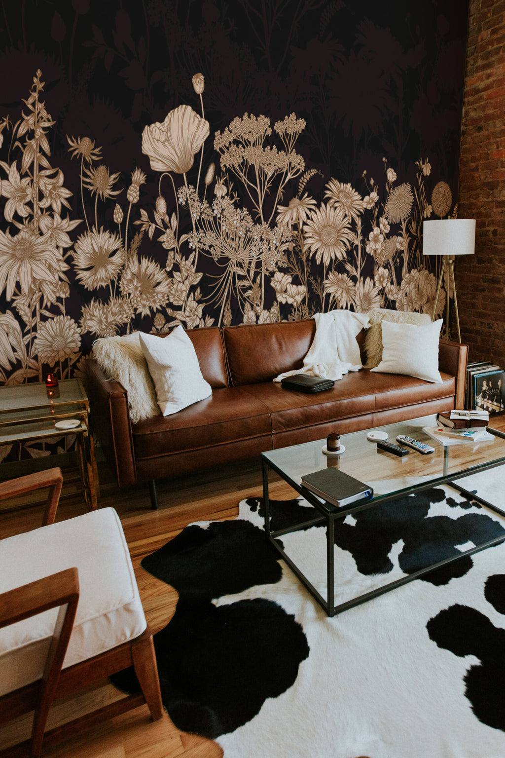 Papier peint panoramique fleurs sauvages — silhouettes dorées sur fond noir
