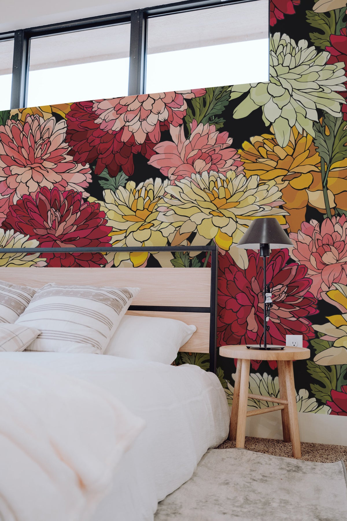 Papier peint panoramique jardin fleuri — dahlias et grandes fleurs colorées